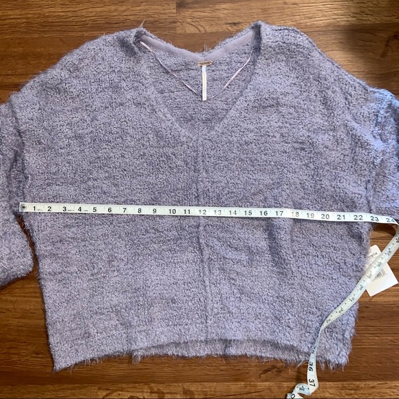 NWT Free People Icing V Pullover in Falling Star Fuzzy Sweater Size Small - Picture 5 of 10